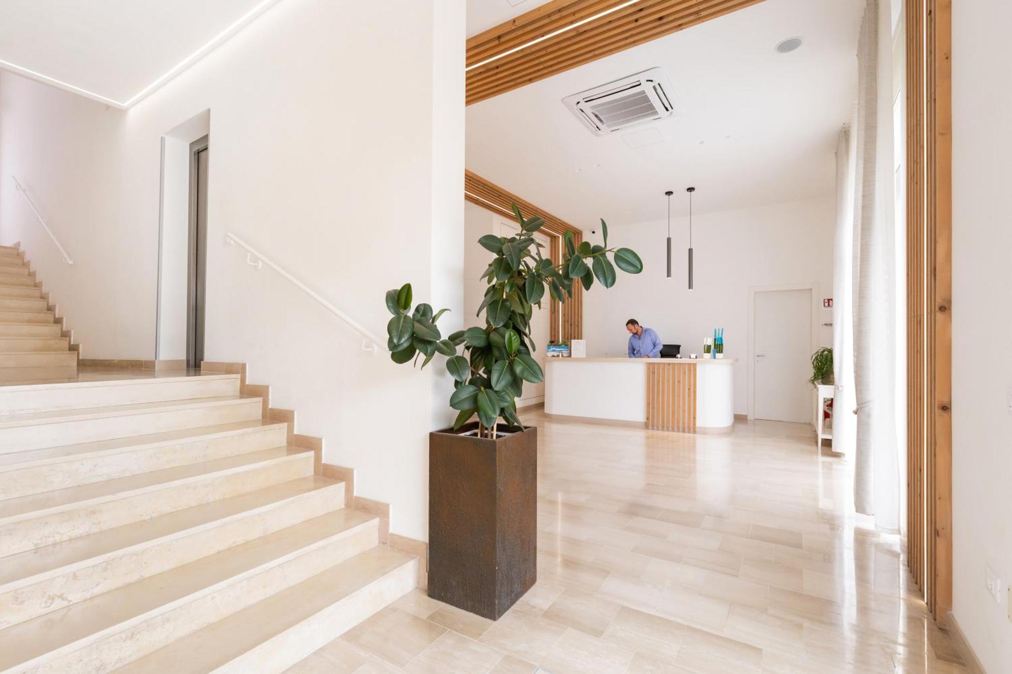 Fontana Vecchia Aparthotel 2*