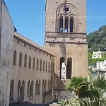 La Casa Nella Roccia