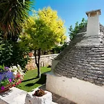 Trullo Giardino Fiorito