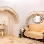 Trullo Giardino Fiorito