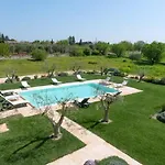 Trulli Terrarossa Con Piscina