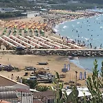 Camera Da Loredana Via Marina Centro Storico