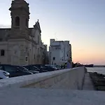 Historic Apartment In Centre Of City 100M To Sea