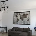 Holiday House Rosy