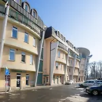Studio Wellnerova 3