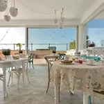 B&B Le Radici Del Salento Luxury Rooms