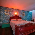 Redmood Guesthouse