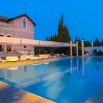Villa Capozza 18&2, Emma Villas