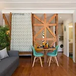 Sunny Photographers Studio Apartment With Balcony In Alcantara