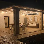 Trullo Del Moro - Luxury House With Swimming Pool
