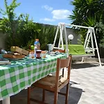 Charming Apartment In Central Location With Air Conditioning Pets