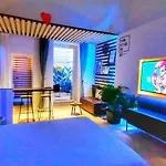 Hello Gorgeous Suite Bari