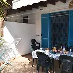 Villa With Shady Garden And Air Conditioning In Torre Dellorso