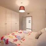 Wepuglia - Sunflower House