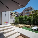 Wepuglia - Sunflower House