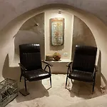 Ostuni Cave With Private Pool