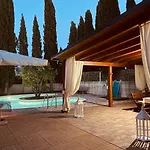 La Casa Di Carlo In Residenza Con Piscina
