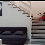 Anna'S House