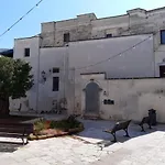 B&B 