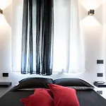 Black & White Suite