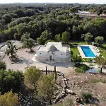 Idyllischer Trullo Mit Pool