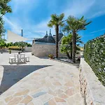 Trulli Colebe Con Piscina