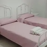Anna'S House