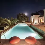 Casa Dell'Arco