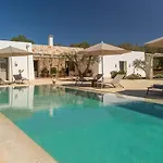 Lamia Del Bosco Con Piscina