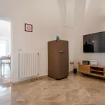 Zephir Apartments