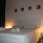 Studio 60 Holiday