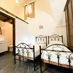 B&B 