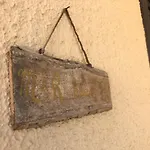 M&R House