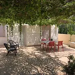 Ficomoro Surf House