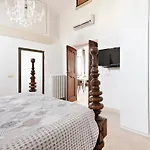 Saraceni Terrace Old Town - Sit Apartment