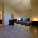 Tenuta Con Due Abitazioni Indipendenti