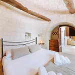 Trulli And Pool Malvischi