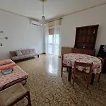 Gallipoli, A Pochi Passi Dal Mare