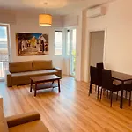 Moderno Home 1