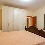 The Rosa'S Luxury House