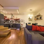 Traditional Apartment In Old City