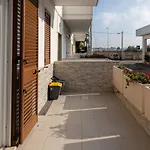 Appartamento Climatizzato A 50 M Dal Mare Nel Centro Di Torre San Giovanni