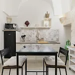 Chesterfield Design Apartment By Wonderful Italy
