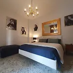 Stanza Privata 2 O 3 Posti Letto Con Bagno Privato In Camera E Balcone Casa Vacanze Cado Dalle Nubi