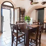 Trulli Domus Petra