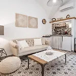 San Nicola Guest House By Rentbeat