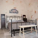 Charming Holiday Home With Annex And Pool Near Cisternino