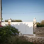 Prestigiosa Villa Con Piscina Condominiale