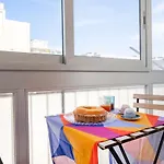 Central & Elegant Loft - With Balcony