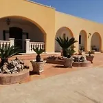 Mino Two-Room Apartment In Marina Di Pesculuse